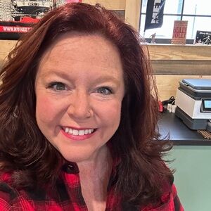 Meet your Posher, Crystal.